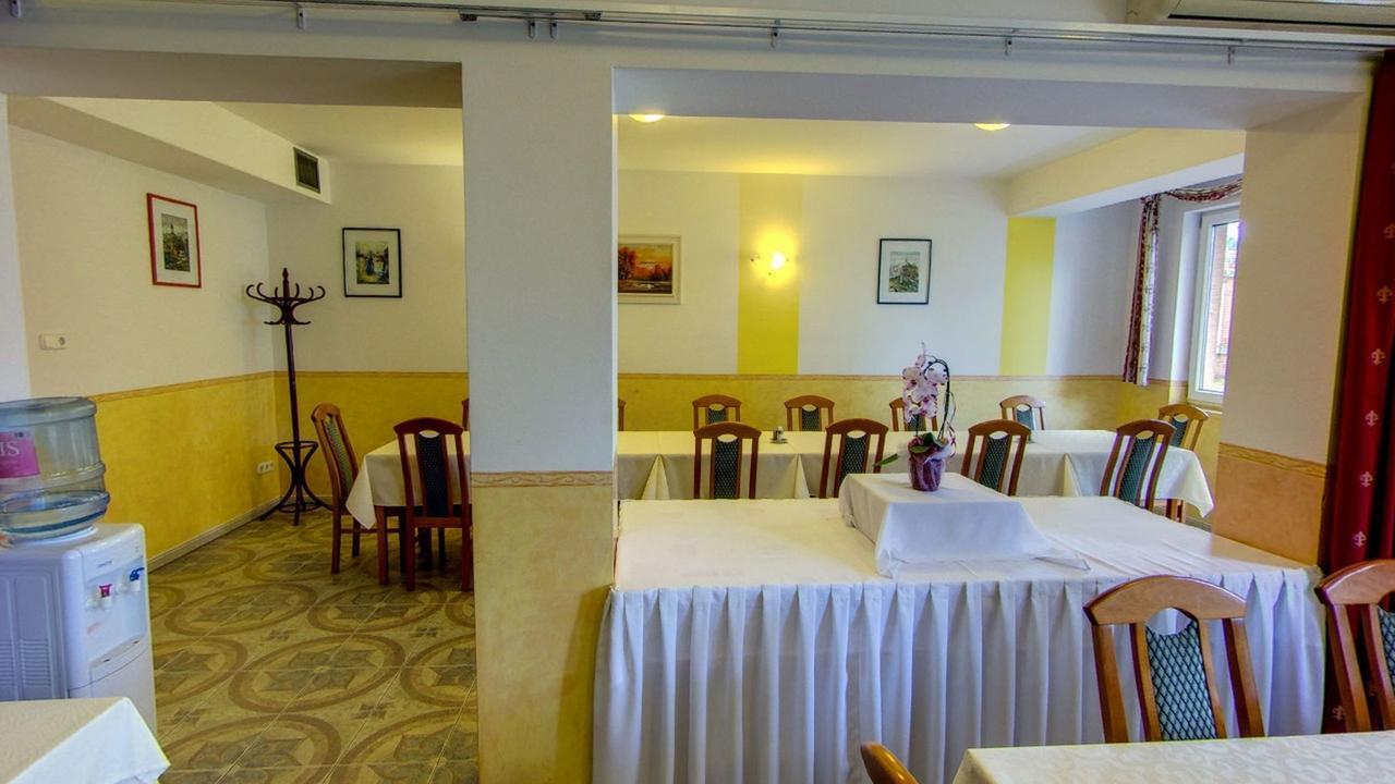 Bella Hotel Szeged Exterior photo